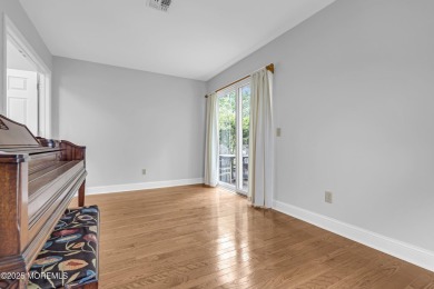 Welcome to this beautifully maintained and freshly painted on Greenbriar Woodlands in New Jersey - for sale on GolfHomes.com, golf home, golf lot