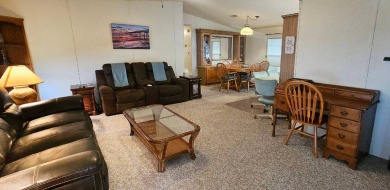 MODERN, Stunning 2 bedroom 2 bath home in 55 + Resort style on Zephyrhills Municipal Golf Course in Florida - for sale on GolfHomes.com, golf home, golf lot