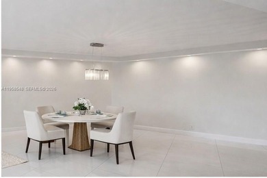 Spacious 2-bedroom, 2-bathroom condo in the heart of Inverrary on Inverrary Country Club in Florida - for sale on GolfHomes.com, golf home, golf lot