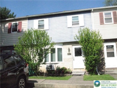 COMFORTABLE SHEPHERD HILLS TOWNHOME. There are 3 bedrooms and 1 on Shepherd Hills Golf Club in Pennsylvania - for sale on GolfHomes.com, golf home, golf lot