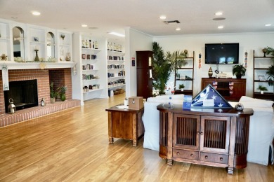 RELAX in this impeccably maintained 2003 Palm Harbor 2 bed/2 on The Club At Pointe West in Florida - for sale on GolfHomes.com, golf home, golf lot