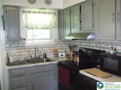 COMFORTABLE SHEPHERD HILLS TOWNHOME. There are 3 bedrooms and 1 on Shepherd Hills Golf Club in Pennsylvania - for sale on GolfHomes.com, golf home, golf lot