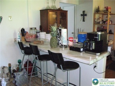 COMFORTABLE SHEPHERD HILLS TOWNHOME. There are 3 bedrooms and 1 on Shepherd Hills Golf Club in Pennsylvania - for sale on GolfHomes.com, golf home, golf lot