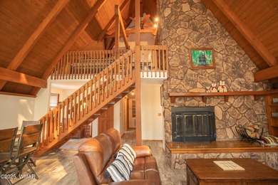 Chalet style home in Pinetop Lakes. 3 bedroom 2 bath, one car on Pinetop Lakes Country Club in Arizona - for sale on GolfHomes.com, golf home, golf lot