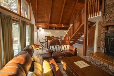 Chalet style home in Pinetop Lakes. 3 bedroom 2 bath, one car on Pinetop Lakes Country Club in Arizona - for sale on GolfHomes.com, golf home, golf lot