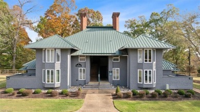 Welcome to this top-floor condo at the Kingsmill Resort, where on Kingsmill Resort and Golf Club in Virginia - for sale on GolfHomes.com, golf home, golf lot