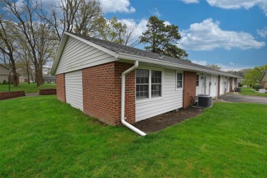 This lovely Baronet model is an end-unit with tasteful upgrades on Leisure Village Golf Course in New York - for sale on GolfHomes.com, golf home, golf lot