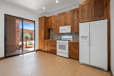 LUXURY ESTATE IN THE LEDGES! Custom-built home on a .54 acre lot on The Ledges Golf Club in Utah - for sale on GolfHomes.com, golf home, golf lot