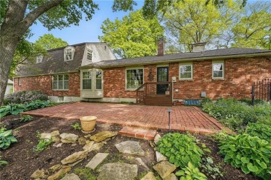 Welcome to 12602 Cherokee Ln, a beautifully updated 1.5-story on Leawood South Country Club in Kansas - for sale on GolfHomes.com, golf home, golf lot