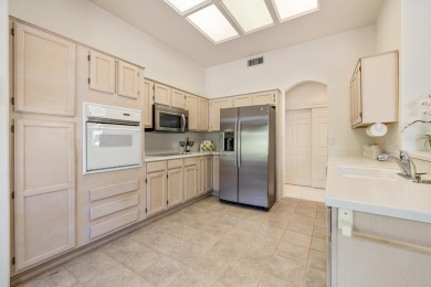 55+ Sun City Palm Desert. The BEST ''Bang for your Buck'' active on Mountain Vista Golf Course At Sun City Palm Desert in California - for sale on GolfHomes.com, golf home, golf lot