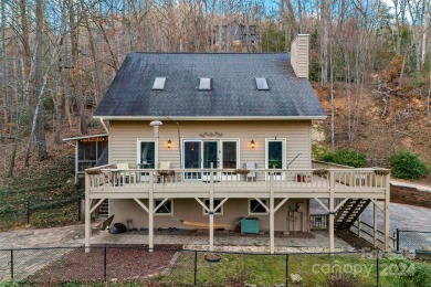 This beautiful 3 BR/2 BA home offers the perfect blend of on Black Mountain Golf Course in North Carolina - for sale on GolfHomes.com, golf home, golf lot