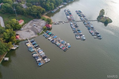 Spacious and updated 3-bedroom, 3-bath townhome with full on Lake Saint Louis Par 3 in Missouri - for sale on GolfHomes.com, golf home, golf lot