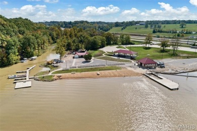 Spacious and updated 3-bedroom, 3-bath townhome with full on Lake Saint Louis Par 3 in Missouri - for sale on GolfHomes.com, golf home, golf lot