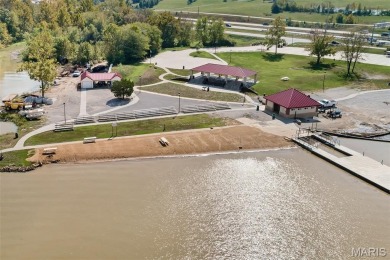 Spacious and updated 3-bedroom, 3-bath townhome with full on Lake Saint Louis Par 3 in Missouri - for sale on GolfHomes.com, golf home, golf lot