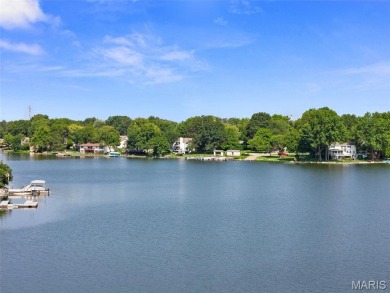 Spacious and updated 3-bedroom, 3-bath townhome with full on Lake Saint Louis Par 3 in Missouri - for sale on GolfHomes.com, golf home, golf lot