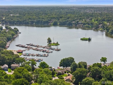 Spacious and updated 3-bedroom, 3-bath townhome with full on Lake Saint Louis Par 3 in Missouri - for sale on GolfHomes.com, golf home, golf lot