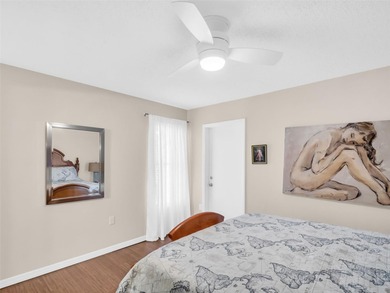 Welcome to easy Florida living in this light and bright, clean on Tarpon Springs Golf Course in Florida - for sale on GolfHomes.com, golf home, golf lot