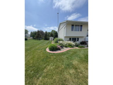 This well-kept split-level home in Winner, SD offers 1,044 sq ft on Winner Country Club in South Dakota - for sale on GolfHomes.com, golf home, golf lot