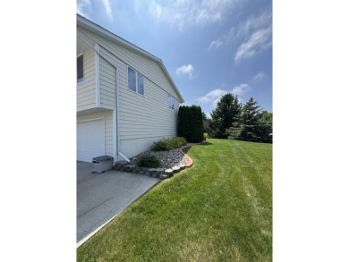 This well-kept split-level home in Winner, SD offers 1,044 sq ft on Winner Country Club in South Dakota - for sale on GolfHomes.com, golf home, golf lot