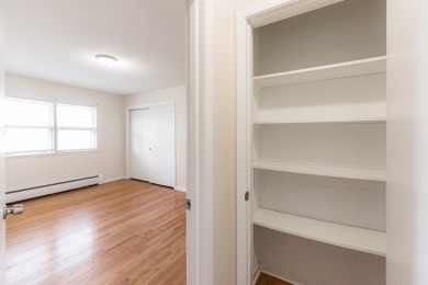 PERFECT GLENVIEW LOCATION..  LARGE 1BR 1BA UNIT OVERLOOKING on Glenview Park Golf Club in Illinois - for sale on GolfHomes.com, golf home, golf lot