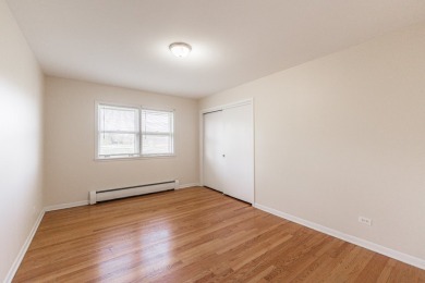 PERFECT GLENVIEW LOCATION..  LARGE 1BR 1BA UNIT OVERLOOKING on Glenview Park Golf Club in Illinois - for sale on GolfHomes.com, golf home, golf lot