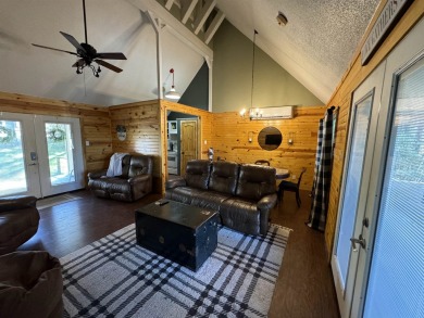 Walking distance to the golf course and resort!! EXTRA LOT! This on Rayburn Country Club in Texas - for sale on GolfHomes.com, golf home, golf lot