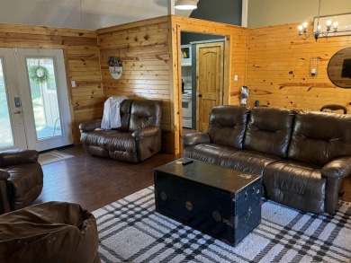 Walking distance to the golf course and resort!! EXTRA LOT! This on Rayburn Country Club in Texas - for sale on GolfHomes.com, golf home, golf lot
