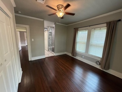 This beautifully maintained home sits on a generously sized lot on Stevens Park Golf Course in Texas - for sale on GolfHomes.com, golf home, golf lot