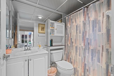 REMARKABLE FIRST-FLOOR CONDO | DESIRABLE 55+ KINGS POINT DELRAY on Kings Point Golf - Executive in Florida - for sale on GolfHomes.com, golf home, golf lot