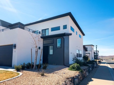 ?This highly sought-after end-unit townhome offers an abundance on Sky Mountain Golf Course in Utah - for sale on GolfHomes.com, golf home, golf lot