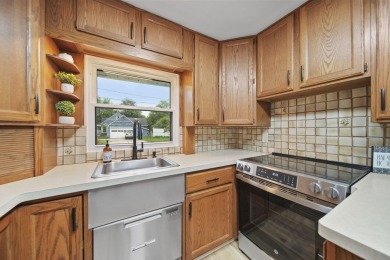 Move right in to this Essex Heights bungalow, with 1087 SF of on Ella Sharp Park Golf Course in Michigan - for sale on GolfHomes.com, golf home, golf lot