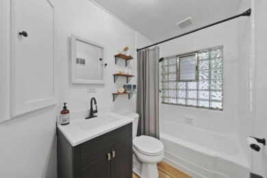 Move right in to this Essex Heights bungalow, with 1087 SF of on Ella Sharp Park Golf Course in Michigan - for sale on GolfHomes.com, golf home, golf lot