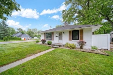 Move right in to this Essex Heights bungalow, with 1087 SF of on Ella Sharp Park Golf Course in Michigan - for sale on GolfHomes.com, golf home, golf lot