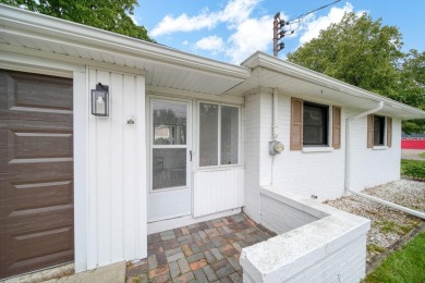 Move right in to this Essex Heights bungalow, with 1087 SF of on Ella Sharp Park Golf Course in Michigan - for sale on GolfHomes.com, golf home, golf lot