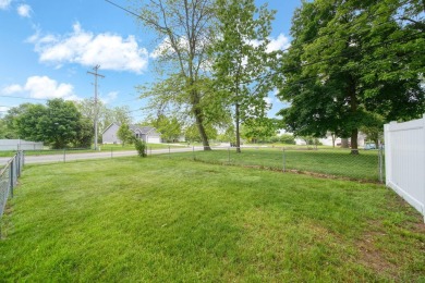 Move right in to this Essex Heights bungalow, with 1087 SF of on Ella Sharp Park Golf Course in Michigan - for sale on GolfHomes.com, golf home, golf lot