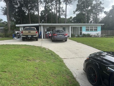 Super cute 3/2 single family home, 2 minutes to the Altamonte on Rolling Hills Golf Club in Florida - for sale on GolfHomes.com, golf home, golf lot