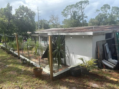 Super cute 3/2 single family home, 2 minutes to the Altamonte on Rolling Hills Golf Club in Florida - for sale on GolfHomes.com, golf home, golf lot