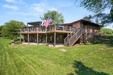 This timeless all-brick 6,973 sq. ft. ranch home with a on Buena Vista Golf Course in Illinois - for sale on GolfHomes.com, golf home, golf lot