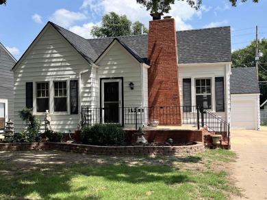 Rare Find in Riverside -- Three-Car Garage!!  Yes, you read that on Arthur B. Sim Park Golf Course in Kansas - for sale on GolfHomes.com, golf home, golf lot