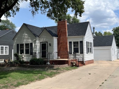Rare Find in Riverside -- Three-Car Garage!!  Yes, you read that on Arthur B. Sim Park Golf Course in Kansas - for sale on GolfHomes.com, golf home, golf lot