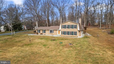 Wonderful find in Laytonsville Knolls!  Don't miss this terrific on Laytonsville Golf Course in Maryland - for sale on GolfHomes.com, golf home, golf lot