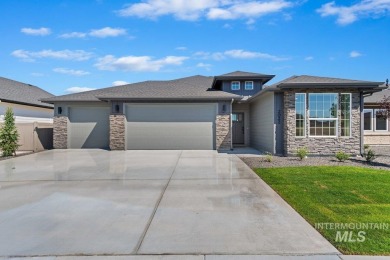 Thoughtfully designed single-level floor plan offers 3 bedrooms on Hunters Point Golf Club in Idaho - for sale on GolfHomes.com, golf home, golf lot