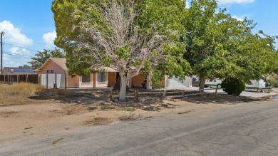 Welcome to this delightful 3-bedroom, 2-bathroom home, boasting on Tierra Del Sol Golf Course in California - for sale on GolfHomes.com, golf home, golf lot