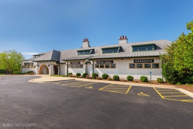 Impeccably cared for end-unit townhome nestled in the highly on Bowes Creek Country Club in Illinois - for sale on GolfHomes.com, golf home, golf lot