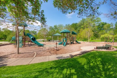 Impeccably cared for end-unit townhome nestled in the highly on Bowes Creek Country Club in Illinois - for sale on GolfHomes.com, golf home, golf lot