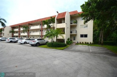 WOW!! Walk into modern elegance in this 2 bedroom 2 bath, with on Hollybrook Golf and Tennis Club  in Florida - for sale on GolfHomes.com, golf home, golf lot