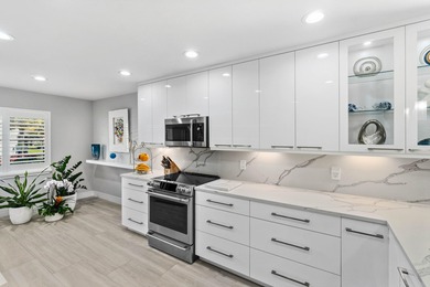 Welcome to 49B Eastgate Drive in Hunters Run Country Club. This on Hunters Run Golf and Country Club in Florida - for sale on GolfHomes.com, golf home, golf lot