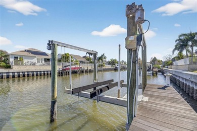 415 Islebay Drive | Apollo Beach, FL
4 Bedrooms | 4 Bathrooms | on Apollo Beach Golf and Sea Club in Florida - for sale on GolfHomes.com, golf home, golf lot