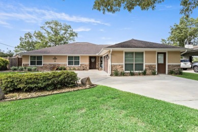 Enjoy lakefront living in this beautifully remodeled 3 bed, 2.5 on Wildwood Golf Course in Texas - for sale on GolfHomes.com, golf home, golf lot