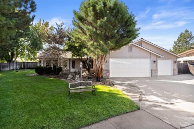 This 4-bedroom, 2-bath home is located in the prestigious on Lakeview Golf Club in Idaho - for sale on GolfHomes.com, golf home, golf lot